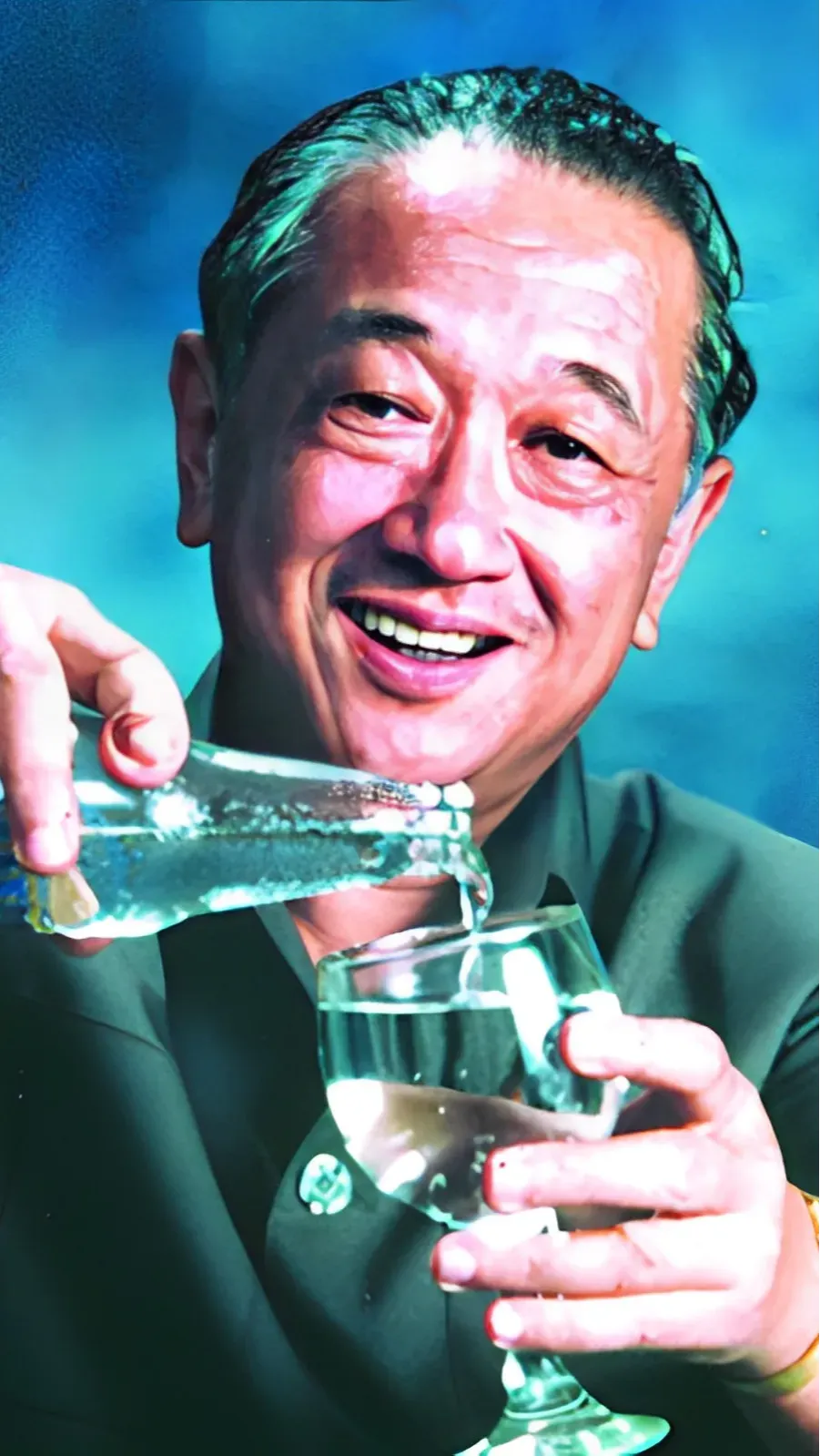 Kisah Tirto Utomo Bangun Aqua Yang Awalnya Cuma Dijual Rp75 Perak Botol Kisah Tirto Utomo Bangun Aqua Yang Awalnya Cuma Dijual Rp75 Perak Botol