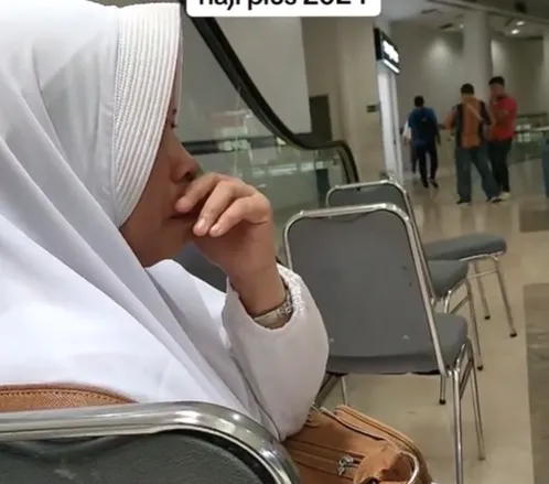 Dikira Diajak Reunian Umroh, Ternyata Ibu Ini Didaftarkan Haji Plus Oleh Sang Anak