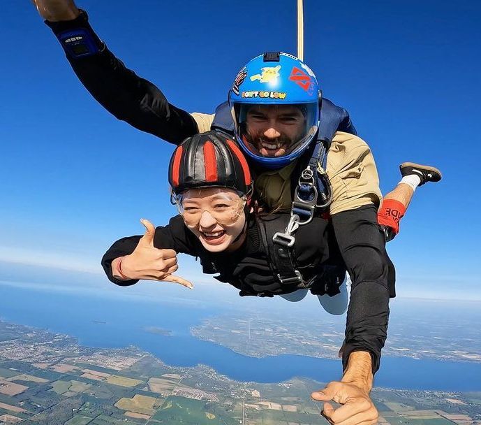 Potret Natasha Wilona Jajal Olahraga Ekstrem, Terbaru Sky Diving di Ketinggian 10 Ribu Kaki