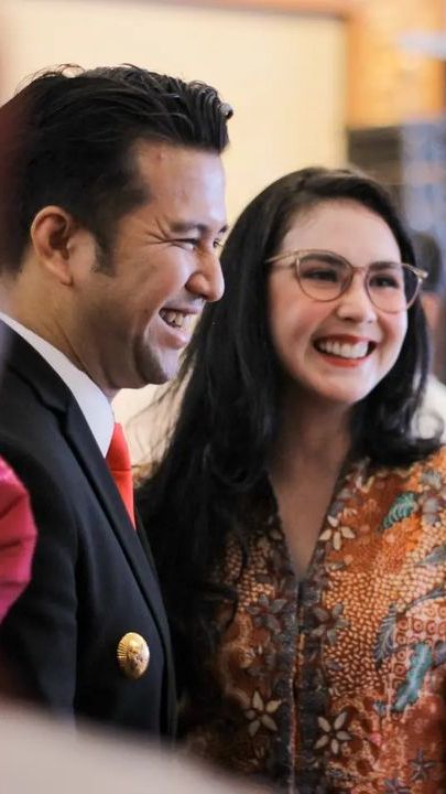 Sederhana Banget!Potret Perayaan Anniversary Arumi Bachsin dan Emil Dardak, Mirip Ultah Anak-Anak