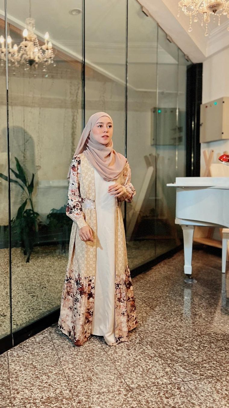 Potret Deretan Dress Lesti Kejora, Ada yang Harganya Rp300 Ribuan