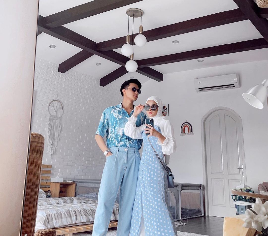 Inspirasi Couple Look dari Pasangan Dinda Hauw dan Rey Mbayang