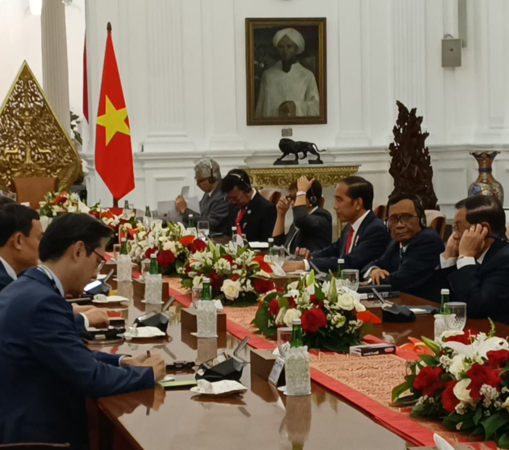 Bertemu PM Vietnam, Jokowi Bahas Kerja Sama Pengembangan Kendaraan Listrik