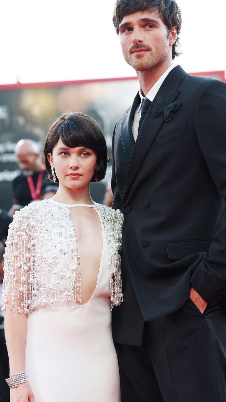 Despite being good at acting, Jacob Elordi also has extraordinary height. His height is around 196 cm.<br><br>Want to know about him? Here are 5 facts about actor Jacob Elordi!