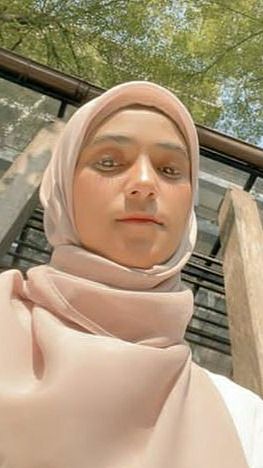 Nadya Mustika tampak datang sendiri saat hadiri akad nikah Larissa Chou.