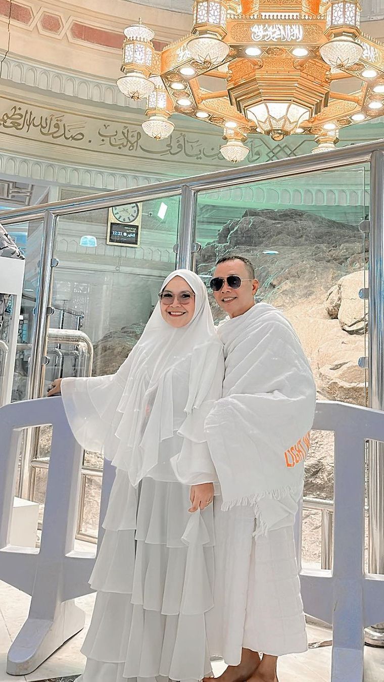 Sederet Seleb yang Pernah Dapat Kritikan Pedas saat Umroh, Paling Baru Orangtua Ayu Ting Ting