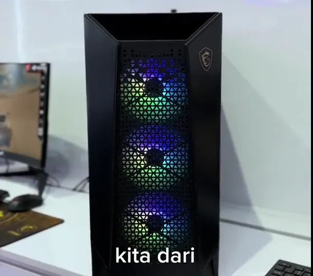 Dikira Cuma Rp3 Juta, Istri Syok Saat Bayar Kado PC Buat Suami