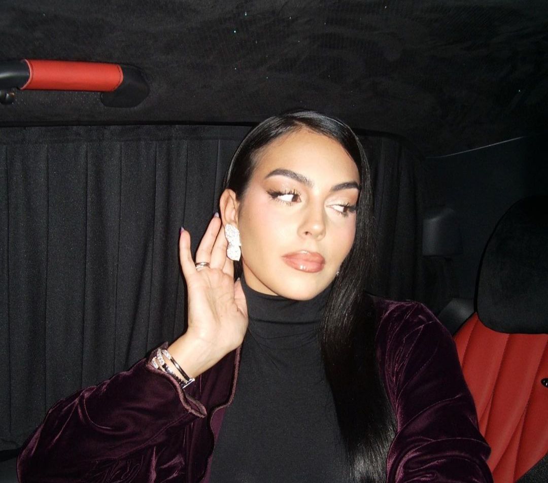 Deretan Foto Georgiana Rodriguez dan Koleksi Tas Mewahnya