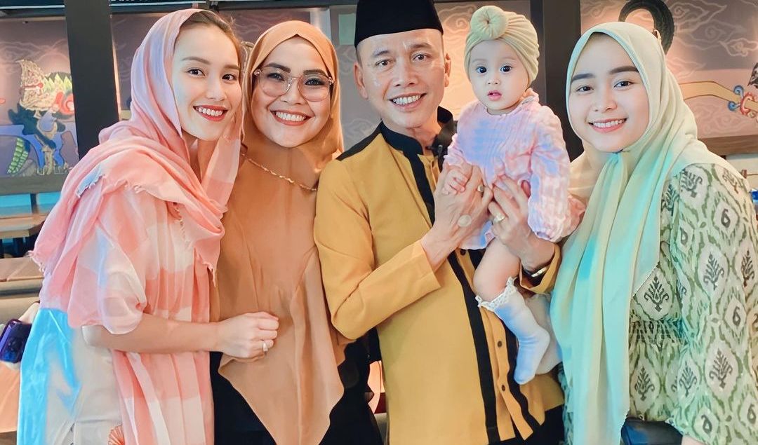 Ayu Membela