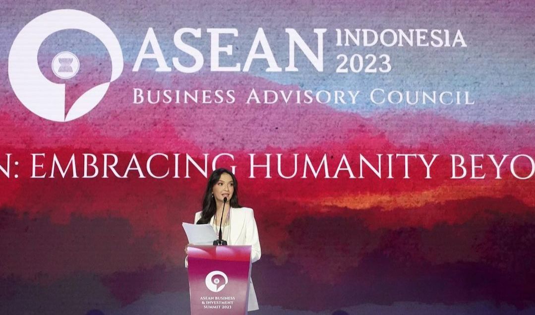 Suarakan Tentang  Ekonomi dan Politik
