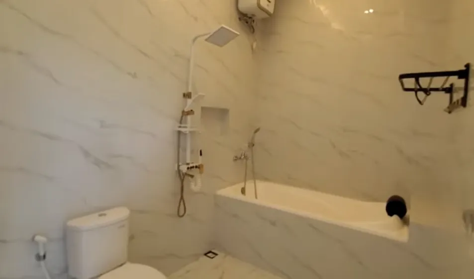 4. Kamar Mandi