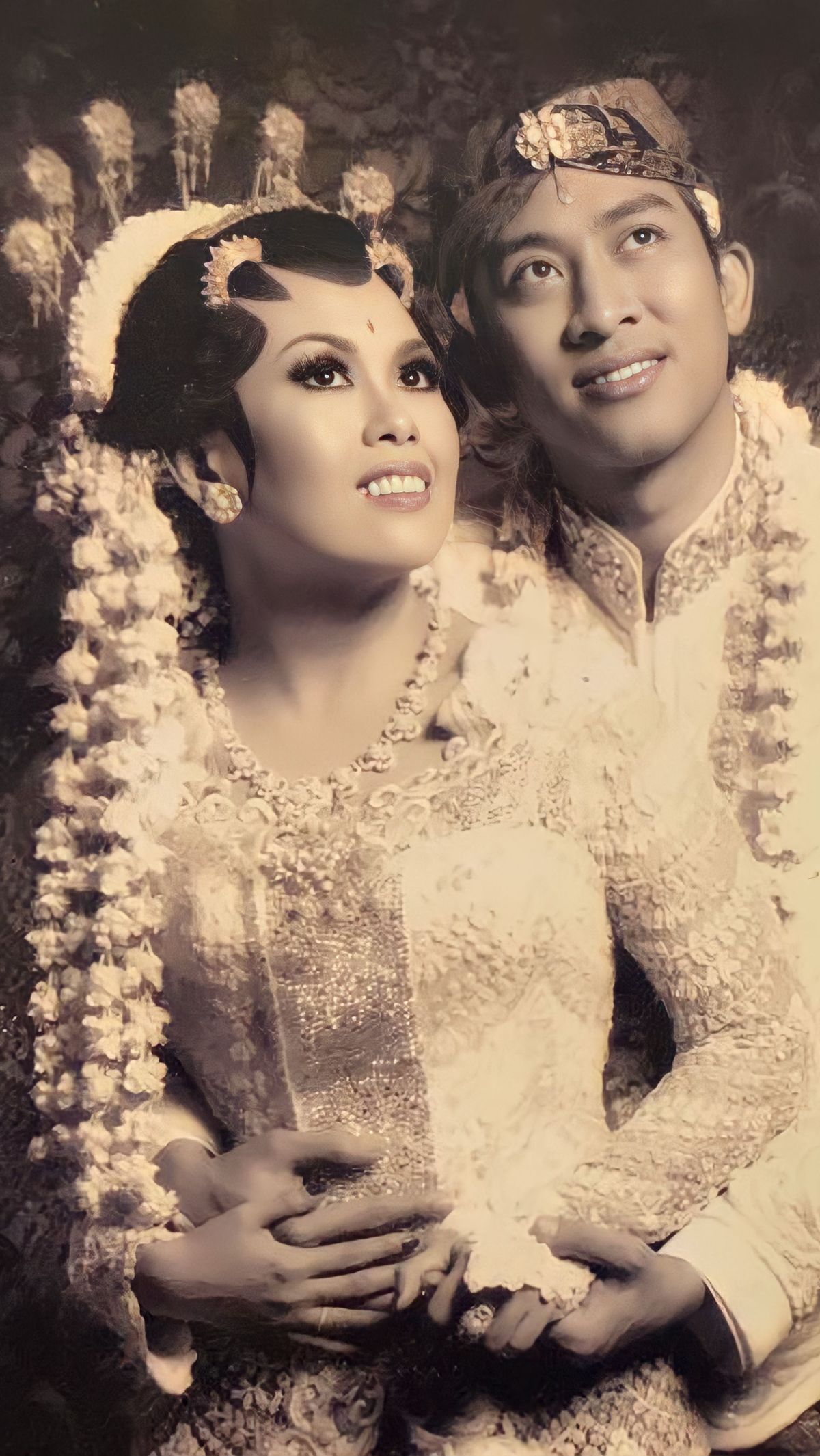 Wanita yang Jadi Pengantin Jawa Ini Digadang-gadang Jadi Cawapres di Pemilu 2024