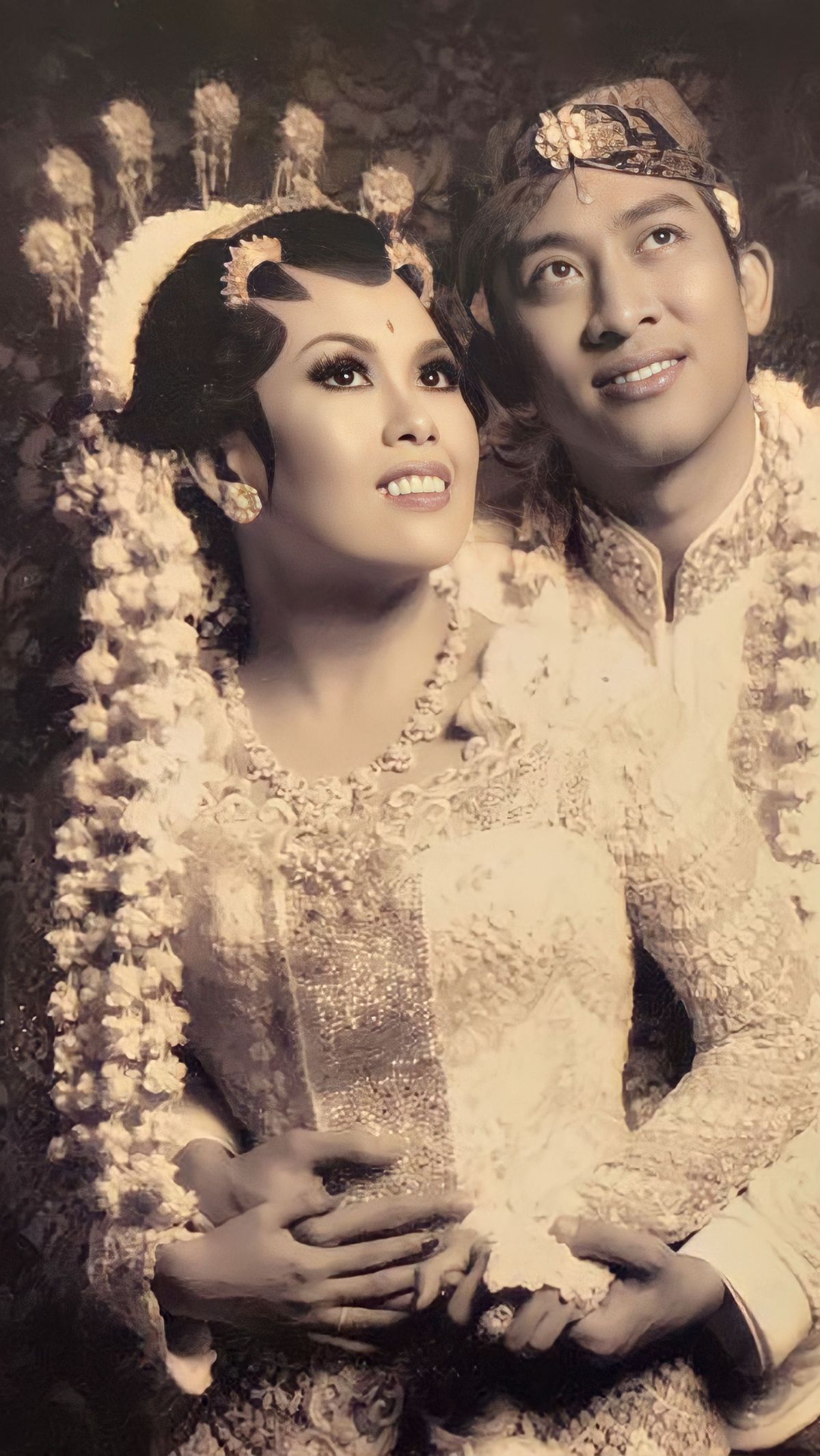 Wanita yang Jadi Pengantin Jawa Ini Digadang-gadang Jadi Cawapres di Pemilu 2024