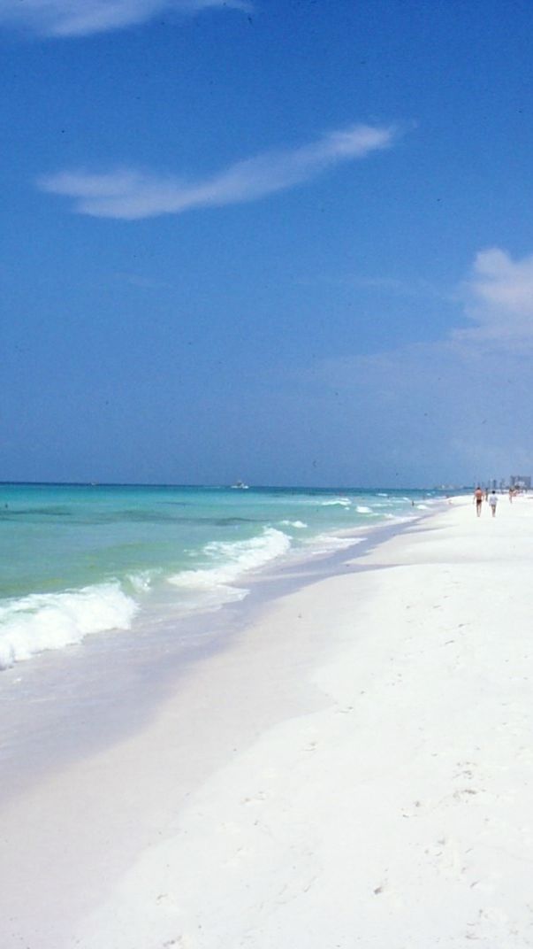 3. Crystal Sands Beach - Affordable Beach Bliss<br><br>Another thing to do in Destin Florida is walk along all the beaches. Destin has numerous beachfront resorts. You can spend on something other than accommodation to enjoy its lovely beaches.