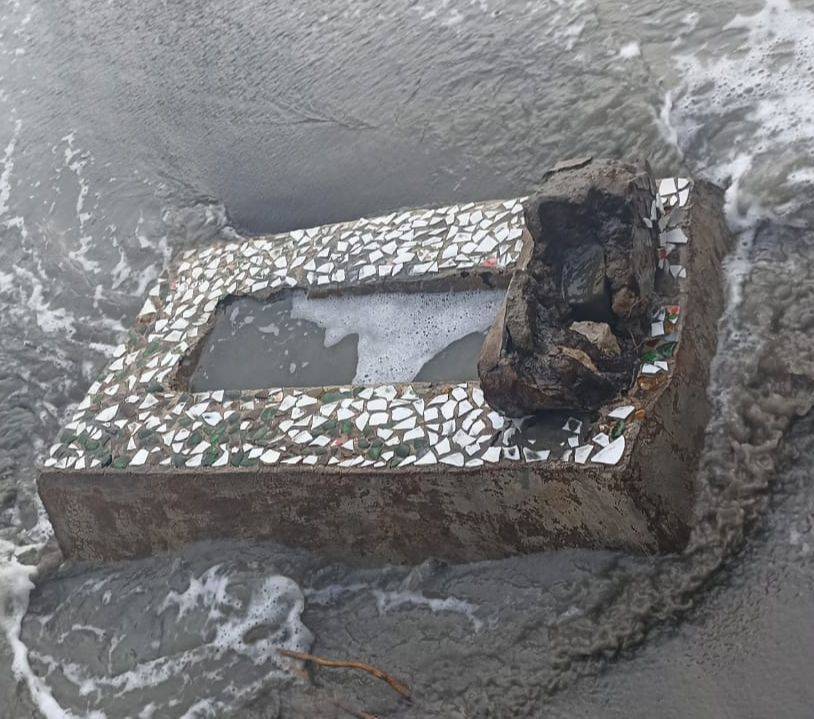 Belasan Makam di Kepulauan Mentawai Terseret ke Laut