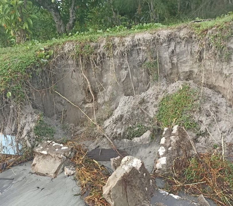 Belasan Makam di Kepulauan Mentawai Terseret ke Laut