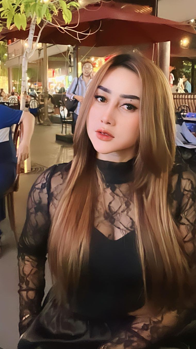 Luluk Nuril Tengah Viral, Begini Cara Selebgram Cari Cuan dari Akun Media  Sosial