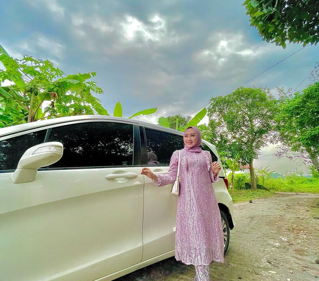 9 Potret Rumah Luluk Nuril Seleb TikTok yang Viral Usai Marahi Siswi Magang, Kamarnya Bikin Melongo