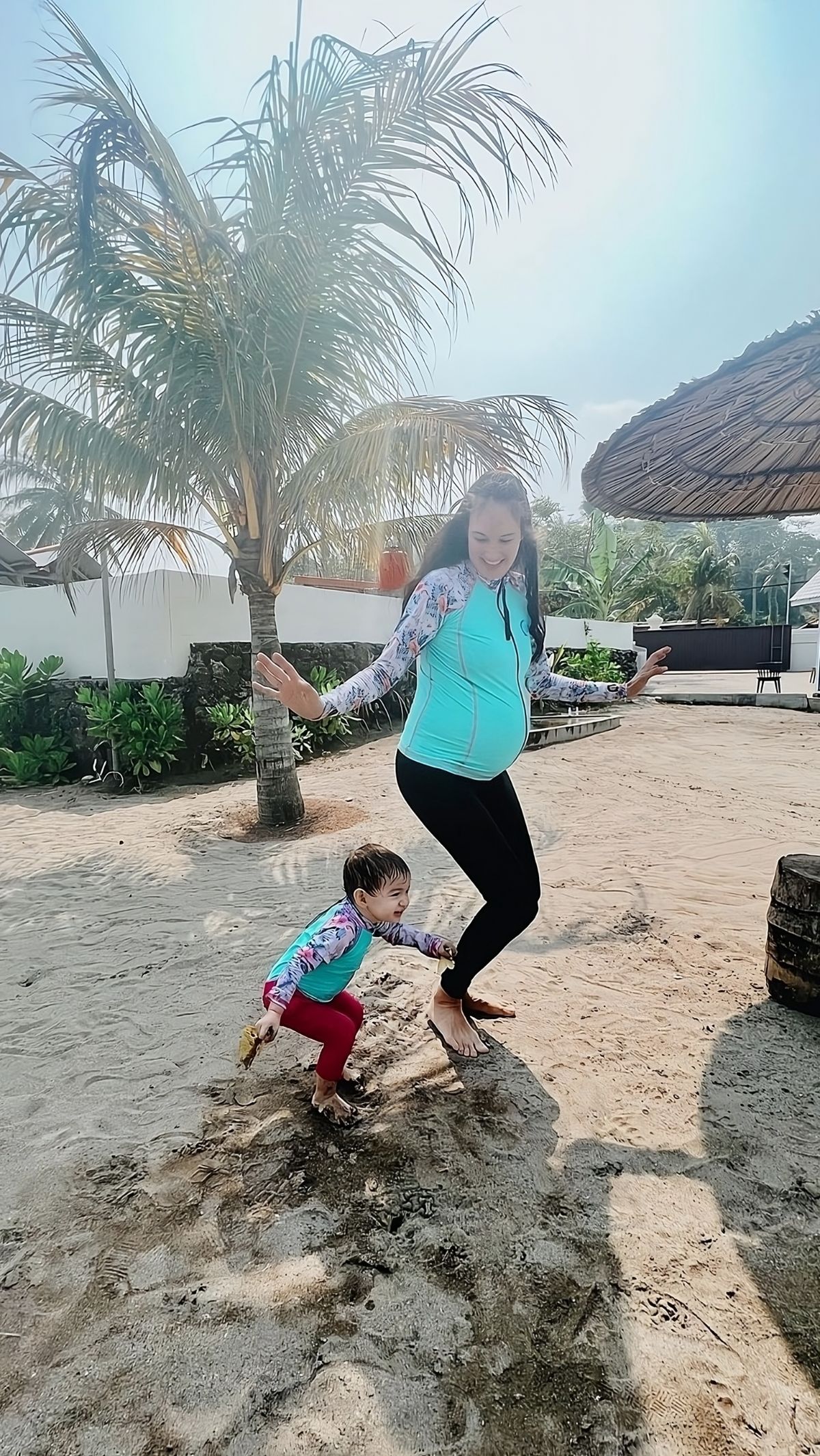 Seru! Babymoon Nadine Chandrawinata di Hutan Mangrove dan Pantai