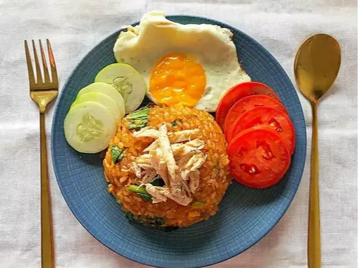 8. Nasi Shirataki Goreng Merah<br>