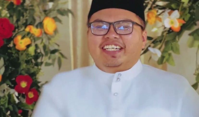 Selepas akad nikah, saya masih panggil ibu mertua dengan panggilan ibu guru. Itulah yang membuat kami tertawa."