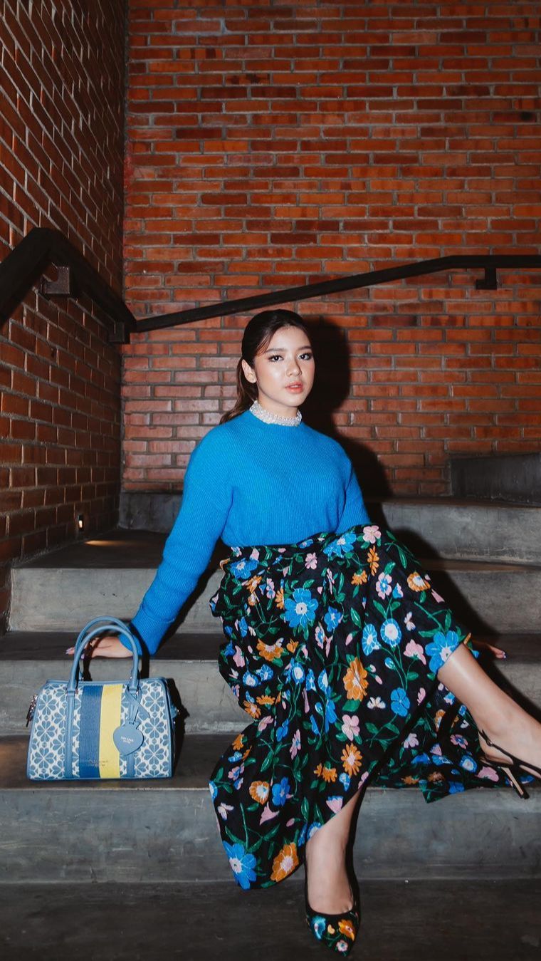 Potret Smart Look Nan Feminin  Tiara Andini, Bernuansa Bunga
