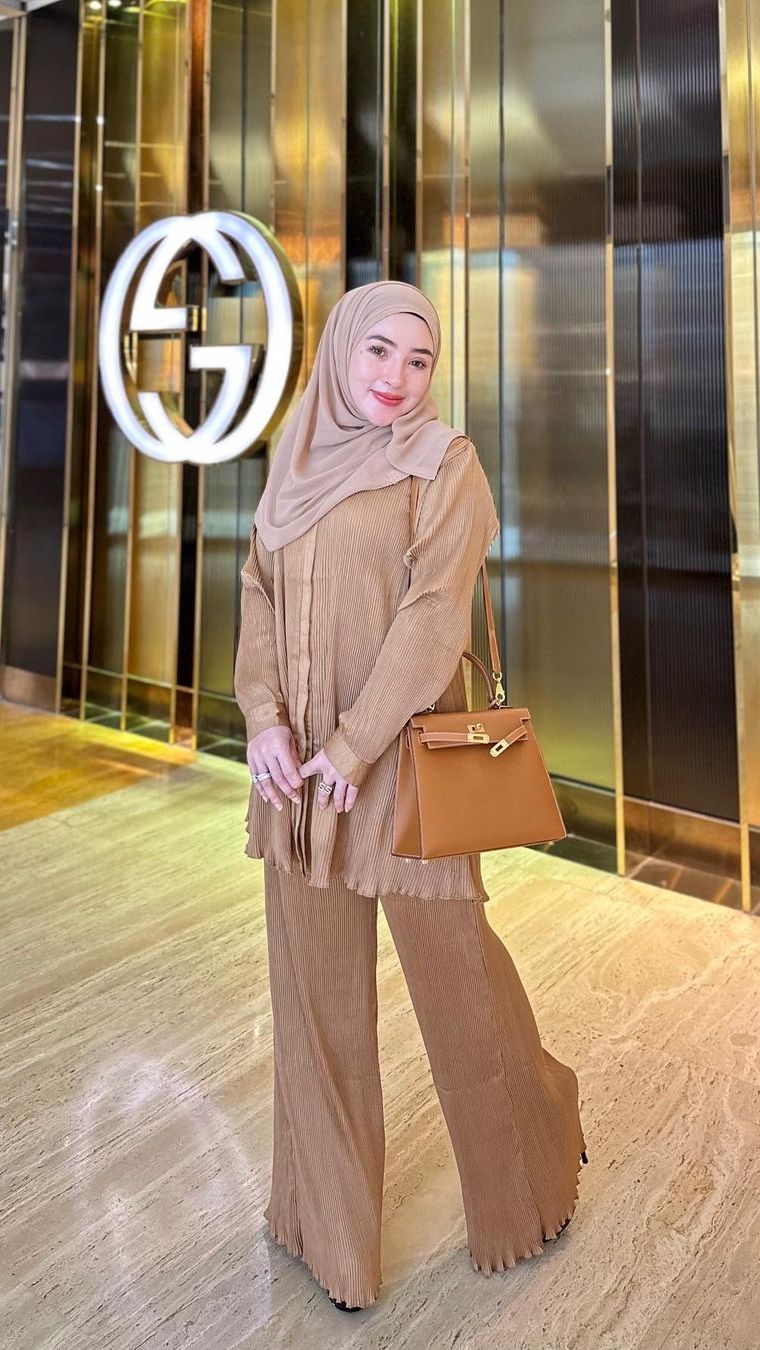 Spill Harga Outfit Geng Arisan Lady Boss Indonesia yang Bikin Jiwa Kismin Meronta, Ratusan Juta sampai Miliaran!