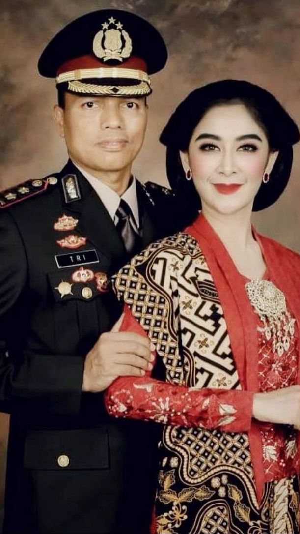 Beda dari yang Sono, 8 Artis Istri Polisi Ini Bisa Jaga Kehormatan Suaminya