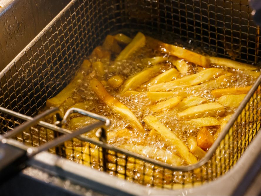 Goreng dengan Teknik Deep Fry