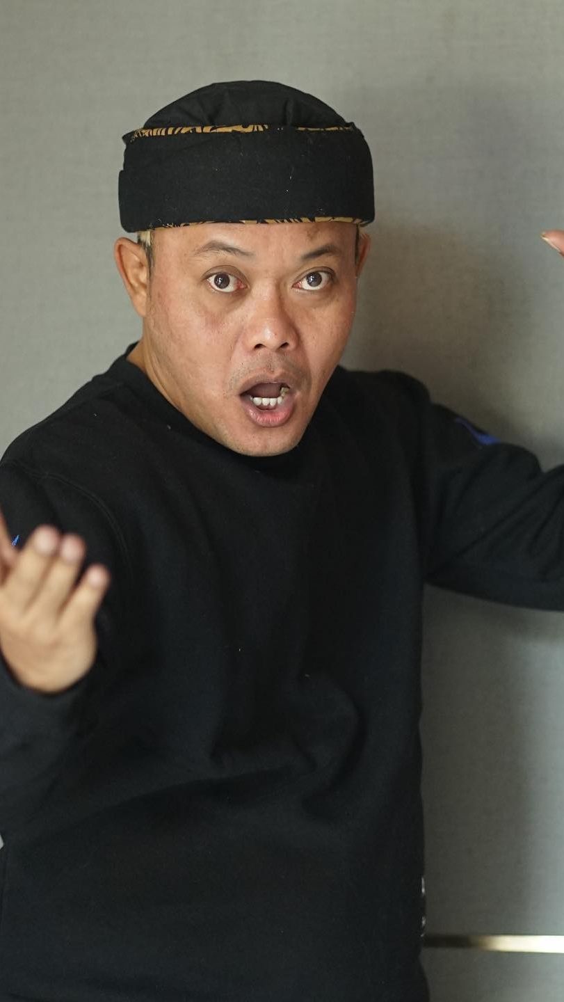 Anak Kecil Penjual Jagung Ini Kini Jadi Artis Terkenal, Punya Rumah Super Megah, Harganya Capai Puluhan Miliar!