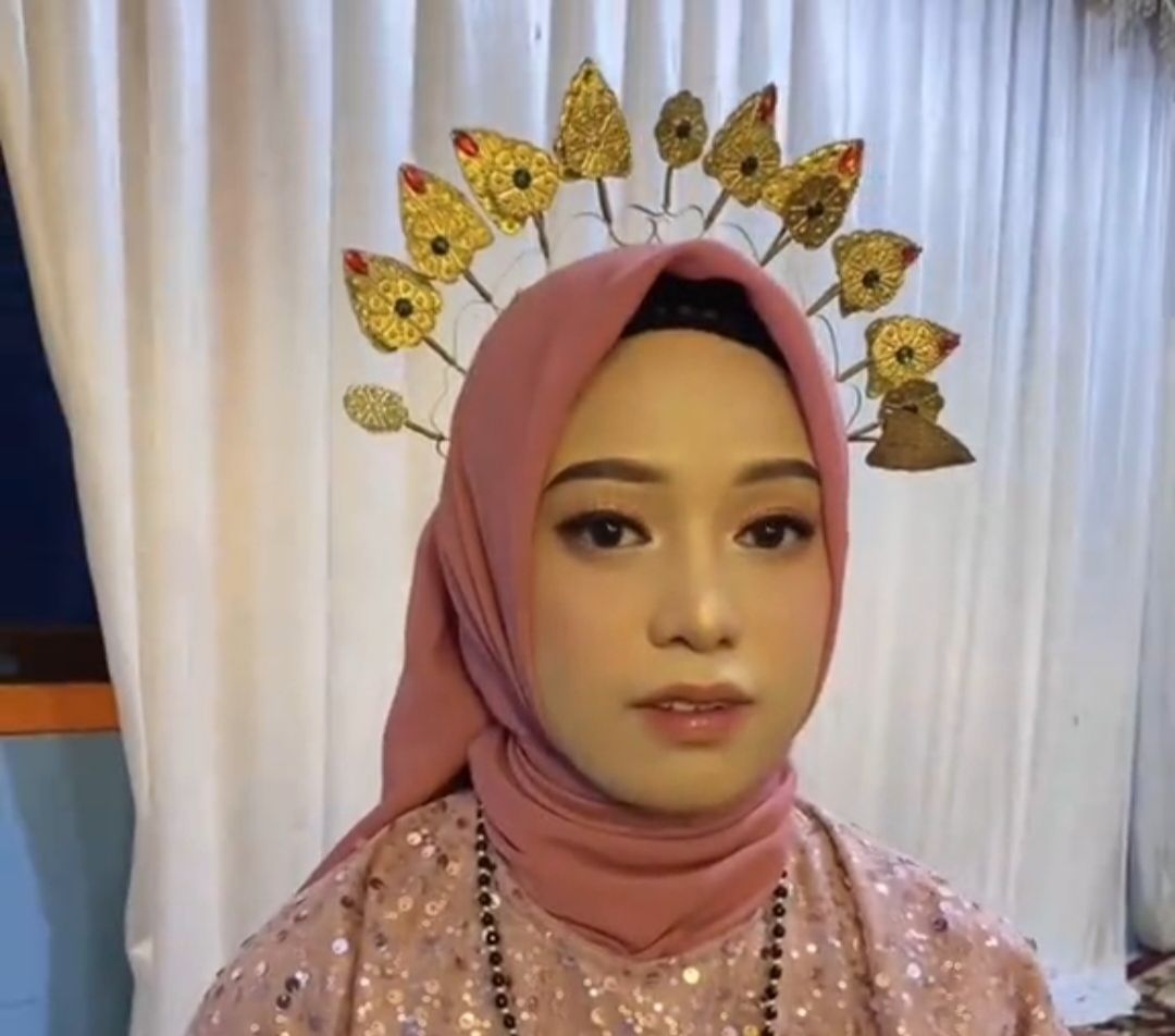 Bocah Tomboi Semiran Di-makeup MUA Adat Bugis Jadi Feminin, Hasilnya Bikin Geleng-Geleng Kepala