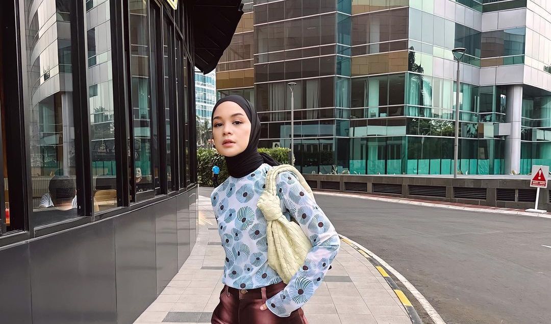Sentuhan Feminin dengan Motif Bunga