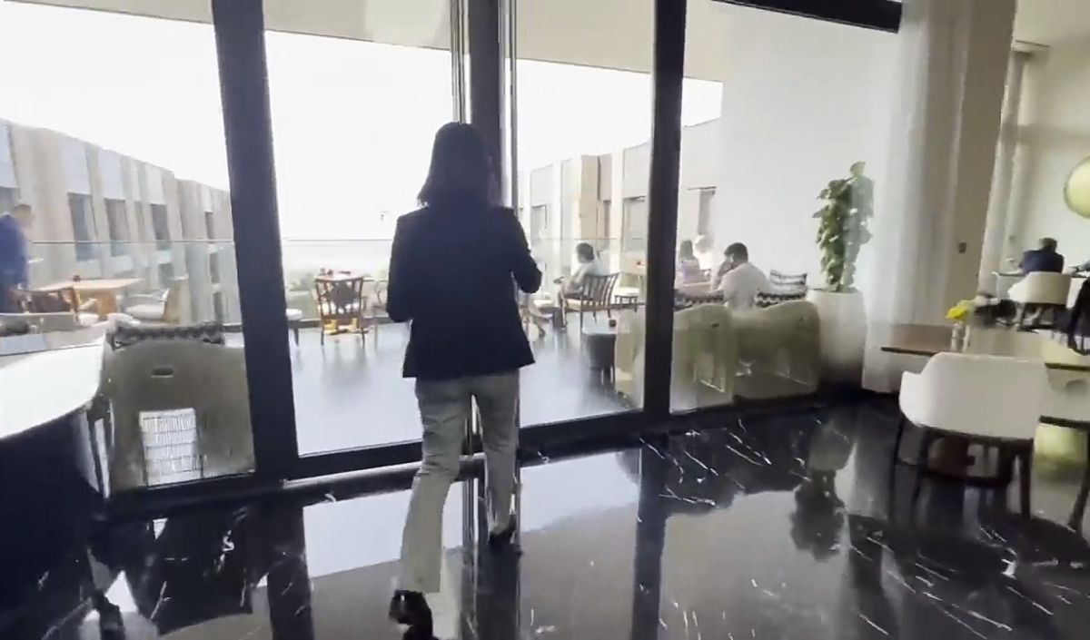 Menginap di Hotel Mewah