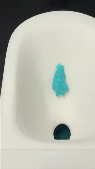 This toilet bowl uses silicone oil on the inner layer to keep it slippery even after using, scrubbing, and washing thousands of times.