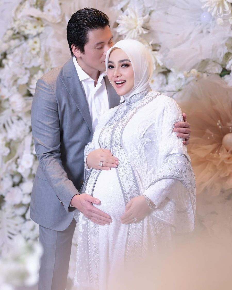 Artinya, sebentar lagi Syahrini akan menghadapi persalinan.