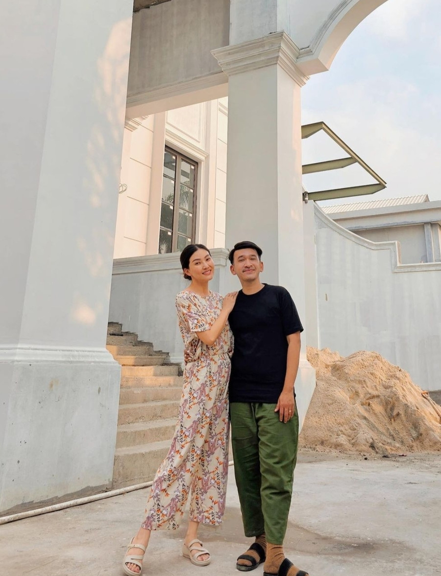 Kini rumah tangga itu diujung tanduk.Sidang perdana Ruben dan Sarwendah akan digelar pada 9 Juli mendatang.