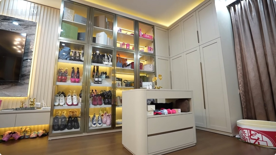 Walk in closet