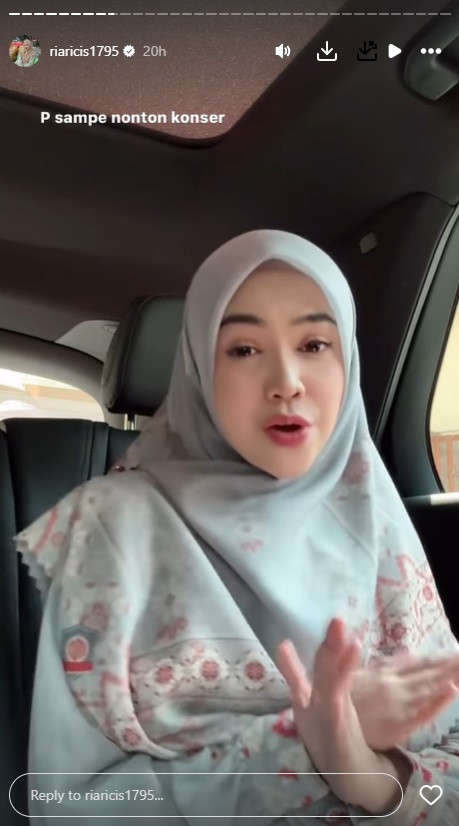 Profesi baru Ria Ricis itupun mendapat pujian dari para netizen. Mereka juga memuji Ricis yang terlihat semakin cantik.