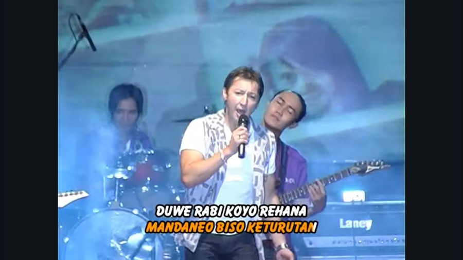 Ia juga menyayikan lagu Jawa antara lain Londo Gaul, Rehana, Suworo, Watu Cilik, hingga Luntur.