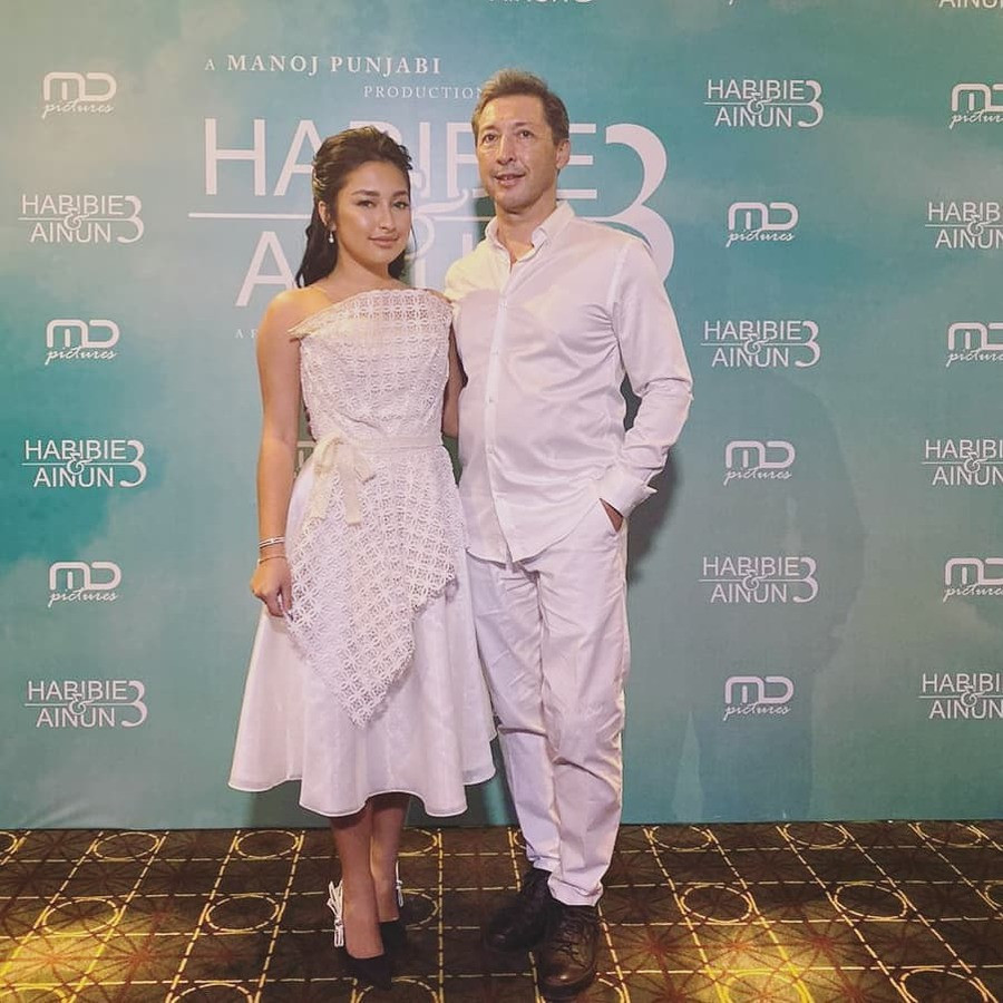 Bahkan,Richardo juga pernah terlibat web series bersama Jennifer Coppen dalam judul Pretty Little Liars