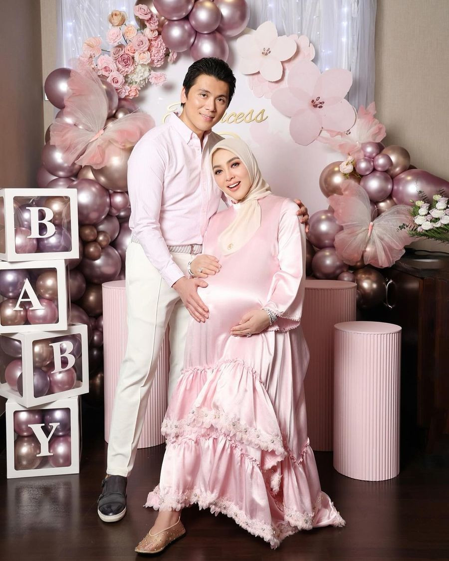 Syahrini melahirkan anak pertamanya bersama Reino Barack pada 1 Agustus 2024bertepatan dengan hari ulang tahunnya.