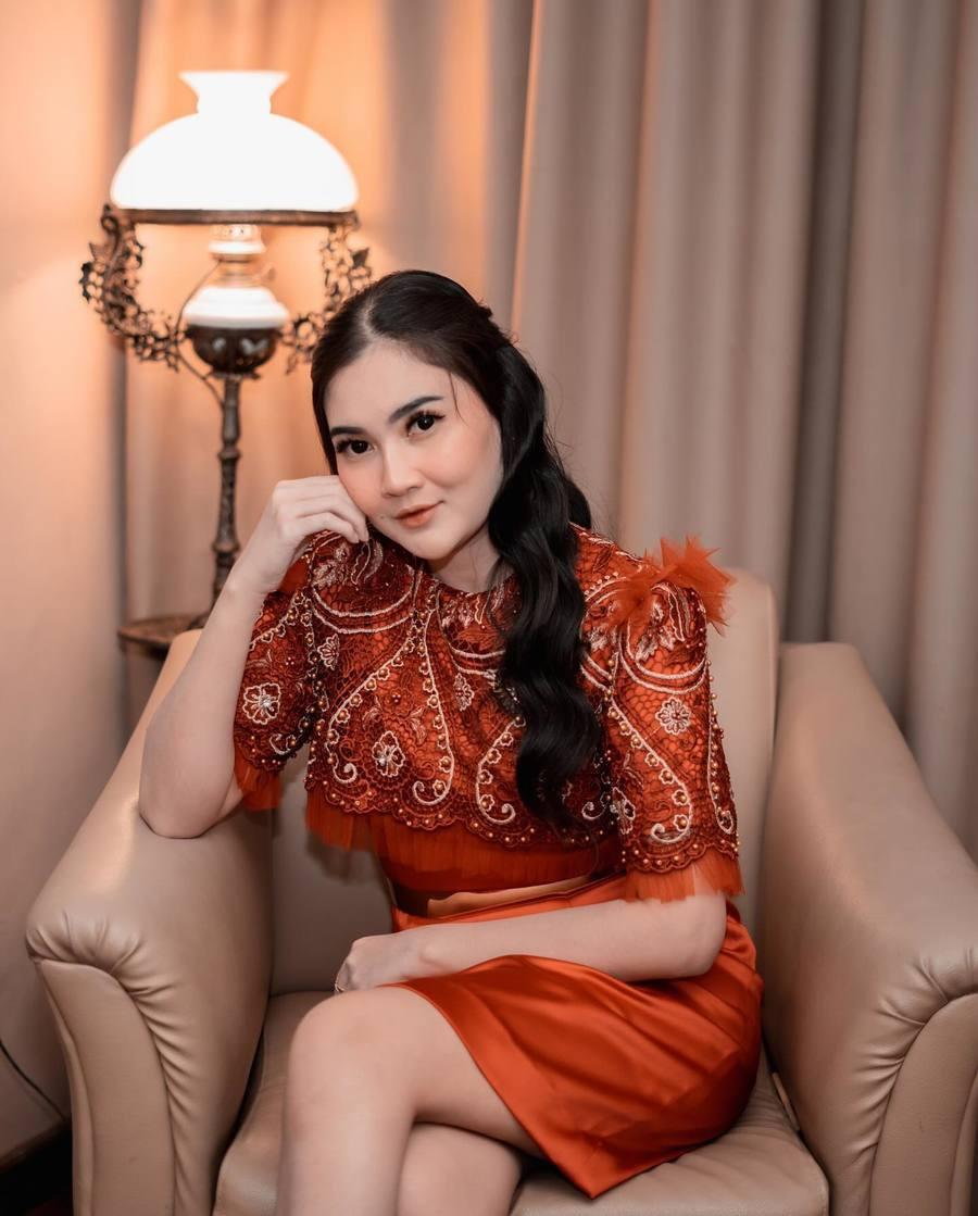 Sebelum Happy,Nella Kharisma jadi salah satu pedangdut paling top yang berasal dari Kediri.