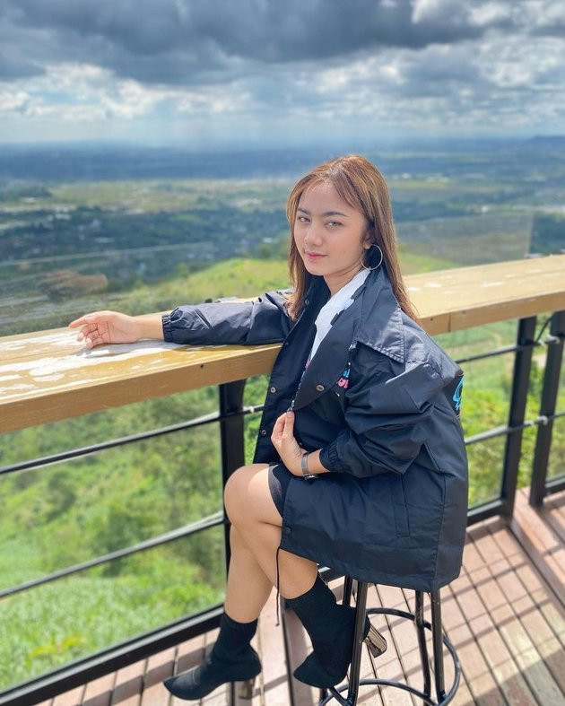 Rosynta Dewi dikenal dengan lagu-lagu covernya.