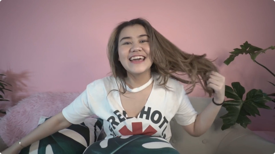 Aaliyah Massaid mengunggah video YouTube pertamanya enam tahun lalu. Sayangnya, video ini kurang tersorot dan hanya memiliki 39 ribu views saja.