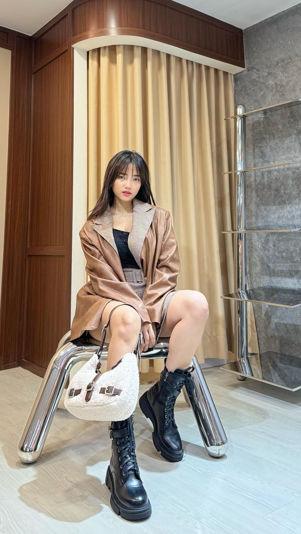 Fuji kerap berpenampilan swag dalam sejumlah unggahannya