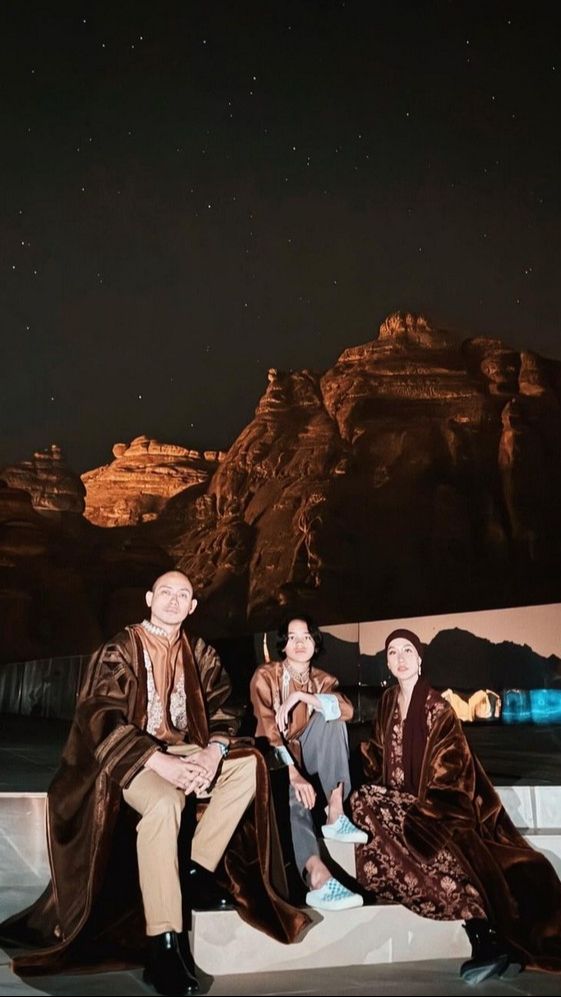8 Gaya Artis Kunjungi Al Ula `Kota yang Dihindari Rasul`, Vidi Aldiano & Bunga Citra Lestari Dihujat