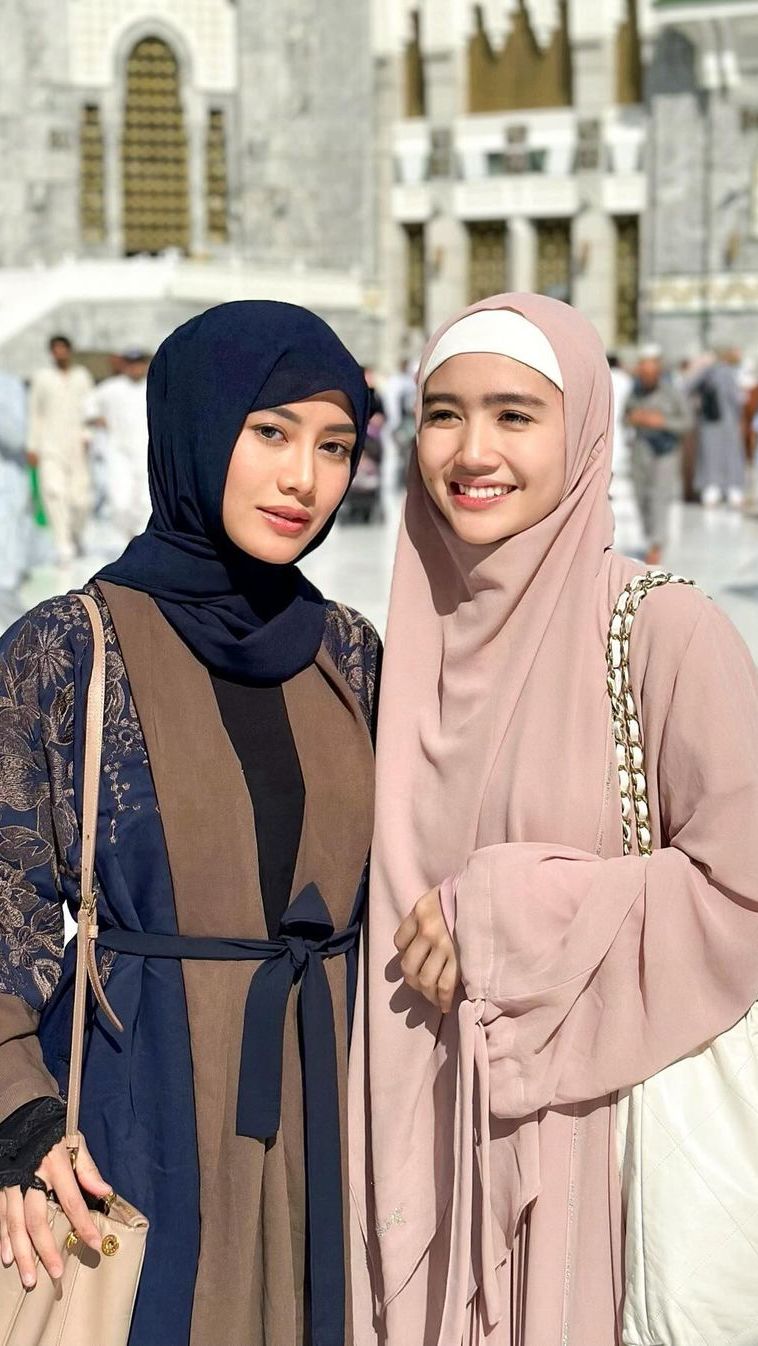 Inspirasi Khimar Syar'i untuk Umroh dengan Warna Anggun