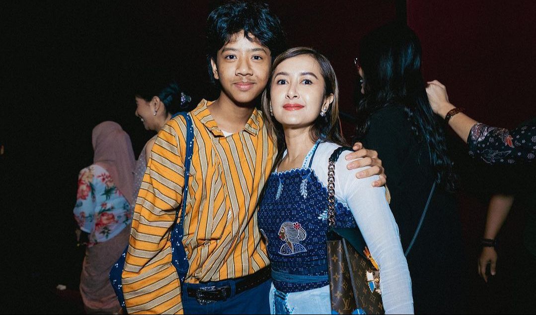 Kompak Bergaya Etnik