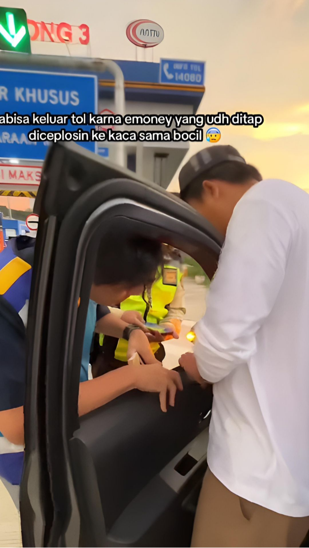 Viral Bocil Iseng Masukin Kartu Tol ke Jendela Mobil, Berujung Bayar Tarif Terjauh