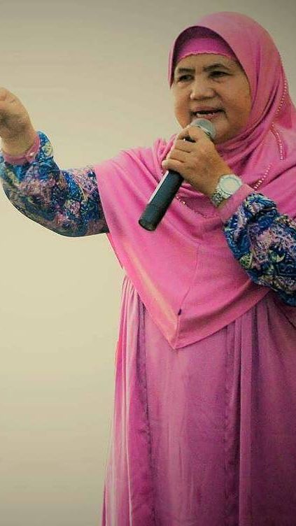 Viral Dijuluki Duta Menantu Indonesia, Potret Rumah Mamah Dedeh Ini Bikin Melongo, Mewah Berlapis Emas!